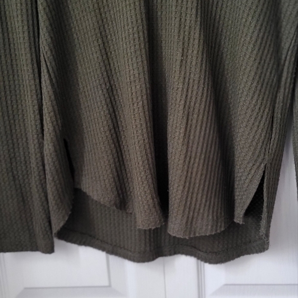 ‼️3/$20 Forever 21 Green Waffle Hooded Long Sleeve - Picture 5 of 5